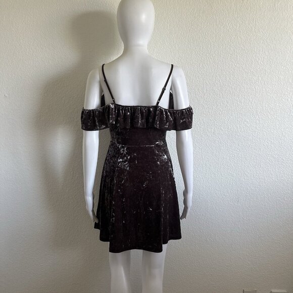 American Eagle Size Small Off Shoulder Crushed Velvet Fit & Flare Mini Dress - Picture 4 of 8